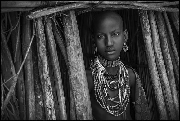 Girl Arbore