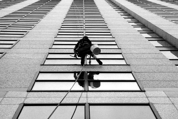 Hi-rise window washer