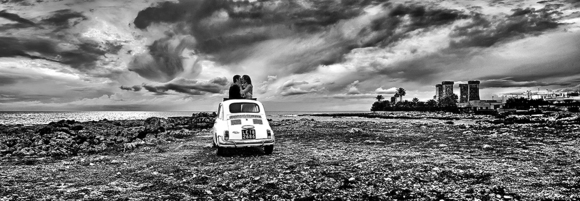 Italian lovers kissing