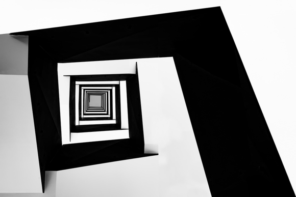 Displaced Reality 