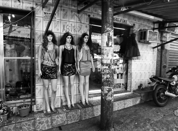 Favela Shop