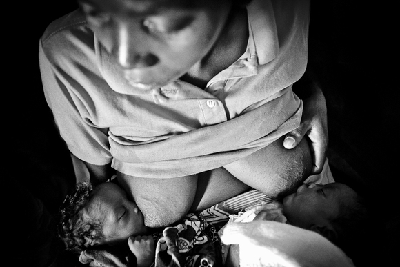 Breastfeeding my twins Breastfeeding my twins