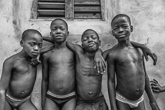 Four Hands, Benin