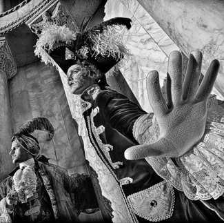 Venetian_Glove