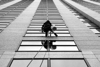 Hi-rise window washer
