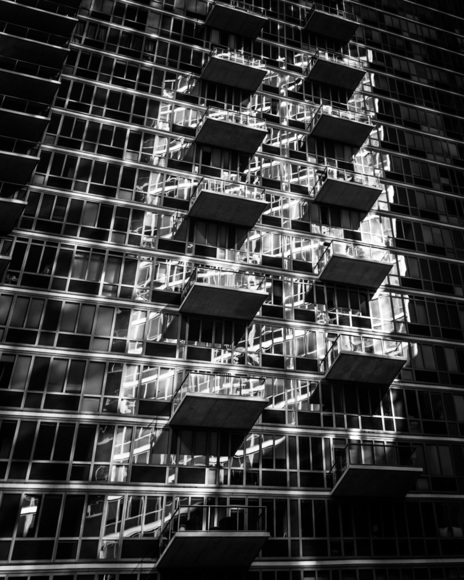 4615 Center LIC
