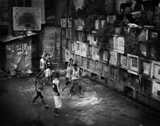 Kids from Navotas cemetery 1