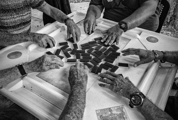 Domino Hands