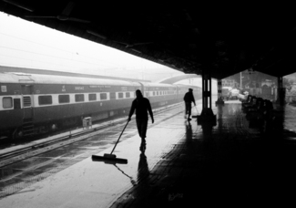 7am. Platorm 8. New Delhi Railway
