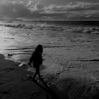 Child and the sea