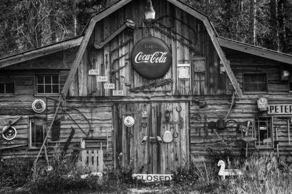 Yahks Shack