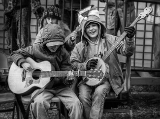 Pickin' and Grinnin'