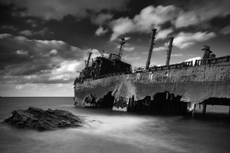 Ghost-Ship Ghost-Ship