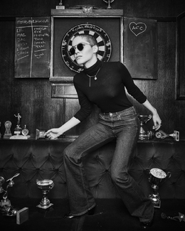 Sunshine the Queen of Dart. Sunshine the Queen of Dart.