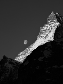 Moon meets Matterhorn Moon meets Matterhorn