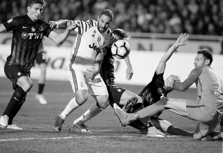 No matter how many try the ball is still mine No matter how many try the ball is still mine