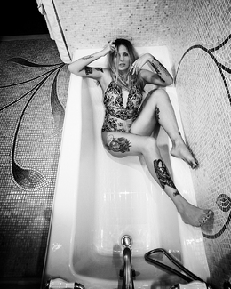Jess in the tub Jess in the tub