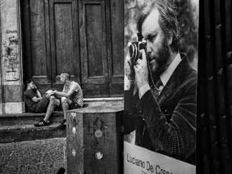 In the path of Luciano de Crescenzo In the path of Luciano de Crescenzo