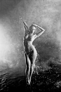 Viktoriya Making a Splash
