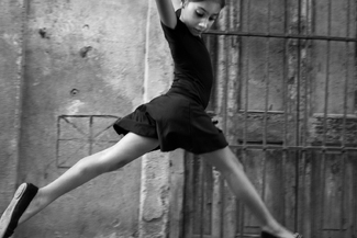 Dancing Girl Dancing Girl