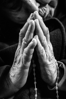 Praying the rosary 2 Praying the rosary 2