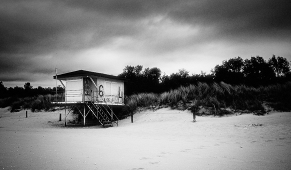 beachhut before storm