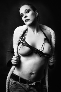 Rubber band (self-portrait) Rubber band (self-portrait)