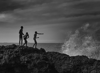 Stones to the Waves Stones to the Waves