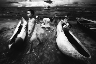 Child, Lake Malawi