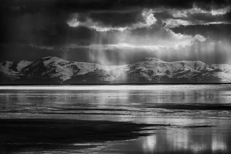 Between Light and Darkness Between Light and Darkness