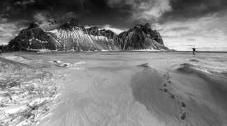 Exploring Vestrahorn Exploring Vestrahorn