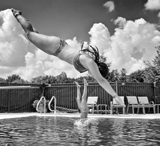 Kate and Gigi hit the Pool Kate and Gigi hit the Pool