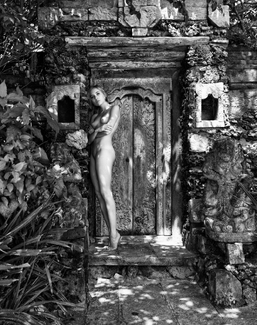 Dreaming at the gate Dreaming at the gate