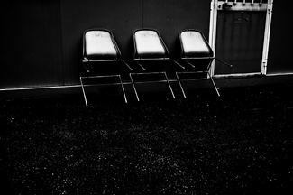 CHAIRS WAITING FOR THE "SPRING3 LADUES CHAIRS WAITING FOR THE "SPRING3 LADUES