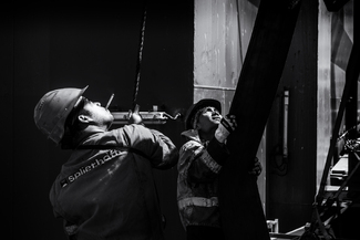 Checking the hoisting slings Checking the hoisting slings