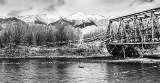 SCENIC LUNCH BREAK AT INDUS RIVER SCENIC LUNCH BREAK AT INDUS RIVER