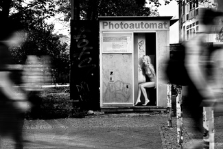 selfie-nude-in-public selfie-nude-in-public