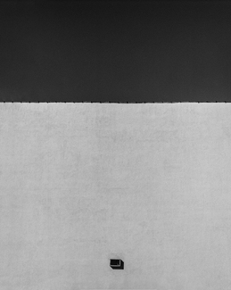 White Wall with Solitary AC White Wall with Solitary AC