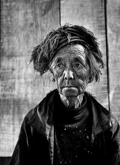 The Weight of the Years The Weight of the Years