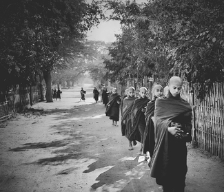 Early Morning Alms in Taunggyi Township Early Morning Alms in Taunggyi Township