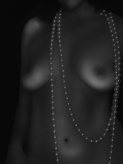 The Woman with Pearls