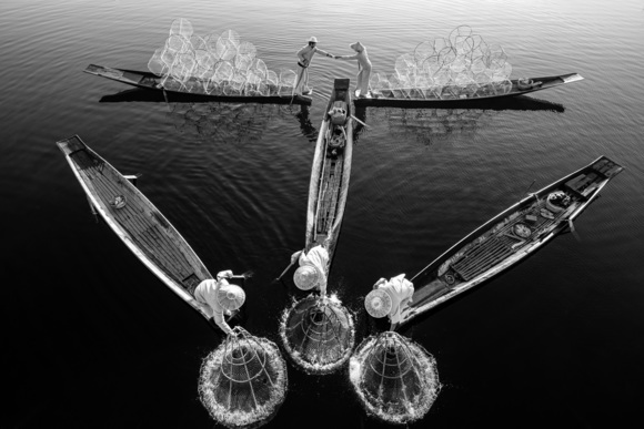 Leg-Rowing Fishermen at Inle Lake