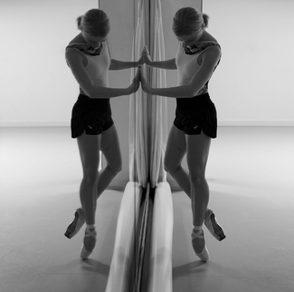 Young Heroes - Amber, ballet dancer Young Heroes - Amber, ballet dancer