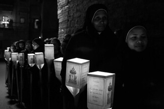 la processione  la processione