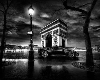 Bugatti la voiture noire in Paris 