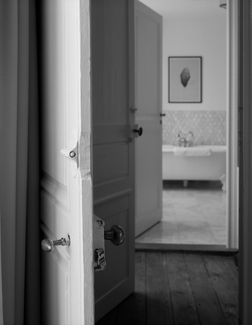 3 Doors, Epernay Bathroom. France 3 Doors, Epernay Bathroom. France
