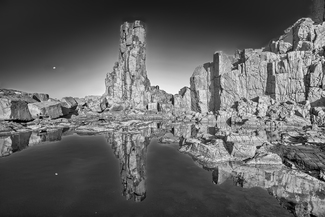 Moonrise at Bombo Quarry Moonrise at Bombo Quarry