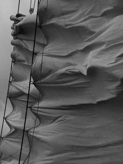 Sails coming down Sails coming down